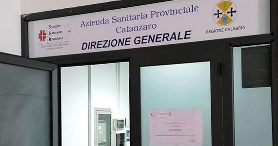 Asp Catanzaro, stabilizzati 71 infermieri in servizio come co.co.co.