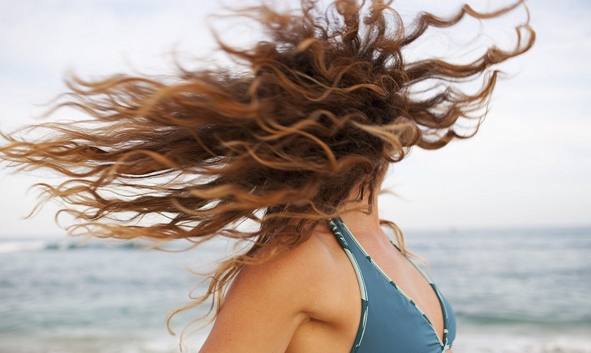 Capelli, come proteggerli durante l'estate?