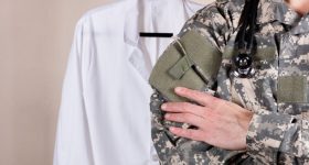 Medici e infermieri arruolati nelle forze armate per la pandemia: da luglio a casa