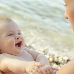 I 10 consigli dei neonatologi SIN per trascorrere le vacanze estive in sicurezza