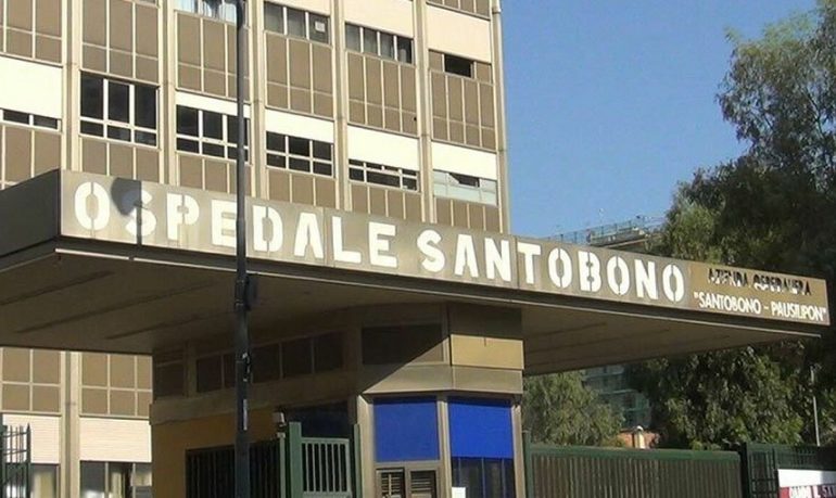 Lettera di un 13enne rimasto solo a medici e infermieri del Santobono: "Siete la mia famiglia"