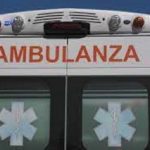 Napoli, arriva l'ambulanza: equipaggio aggredito perché intralcia il traffico