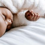 Nasce senza occhi: la storia a lieto fine del piccolo Mouhamed