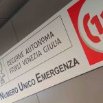Partorisce in casa con l'aiuto della figlia 12enne e dell'infermiere al telefono