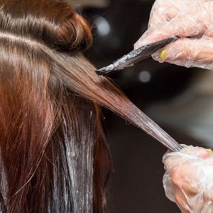 Tinture per capelli: quali rischi per la salute?