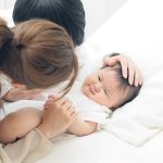 Arriva l'assistente materna: aiuterà le neo-mamme nei primi sei mesi di vita del bambino. Ma la Fnopo non ci sta