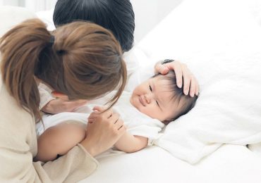 Arriva l'assistente materna: aiuterà le neo-mamme nei primi sei mesi di vita del bambino. Ma la Fnopo non ci sta