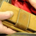 Rubava soldi a colleghi e anziani: arrestata dipendente di Rsa