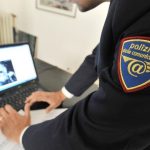 Chat con foto pedopornografiche scoperta dalla polizia postale: tra i partecipanti, medici e membri delle forze armate
