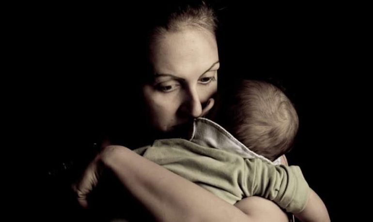 Depressione post-partum, attesa in Europa la prima pillola che la cura