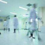Medici sospesi che continuano a lavorare: il caso Friuli