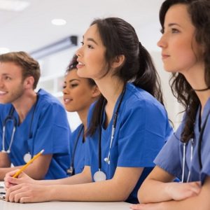 Professioni sanitarie: i dati su accesso ai corsi di laurea e programmazione dei posti per l’anno accademico 2023-2024