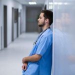 Bologna, i numeri della carenza di personale sanitario: 257mila ore di ferie non godute e 370mila in regime di straordinario