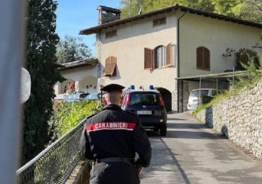 Maltrattamenti e violenza sessuale in una Rsa a Bagni di Lucca: nei guai i due titolari