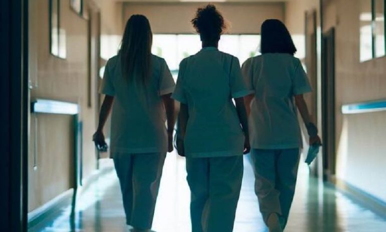 Nursing Up: "In Asst Sette Laghi arrivano 12 infermieri sudamericani. Basta un breve corso di italiano per affrontare le responsabilità dell'assistenza?"