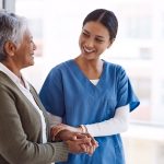 Ospedali più "umani" con l'infermiere dell'accoglienza (caring nurse)