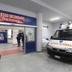 Parla l'infermiere che a Napoli ha perso un dito per il morso di un paziente psichiatrico: "Per me scatterà una semi-invalidità permanente"