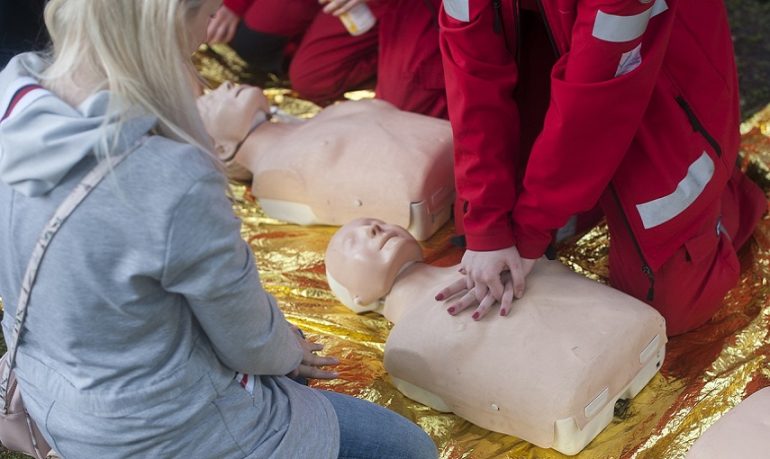 RCP (rianimazione cardiopolmonare), studio internazionale dimostra l'importanza dei corsi BLSD