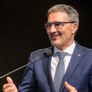 Alto Adige, firmato il secondo accordo stralcio per il rinnovo del Contratto collettivo provinciale: più soldi per i dirigenti sanitari
