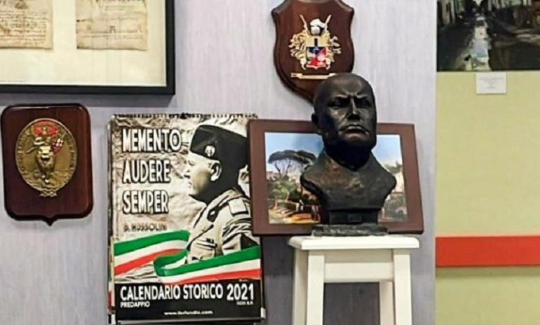 Busto di Mussolini al Cardarelli di Napoli: scoppia la polemica