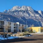 Ennesima aggressione nel carcere di Trento: detenuto ferisce un infermiere e due agenti
