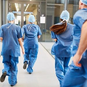 Medici e infermieri in fuga dall'Italia: Lombardia al primo posto. Amsi e Umem: "Si rischia un vero e proprio esodo"