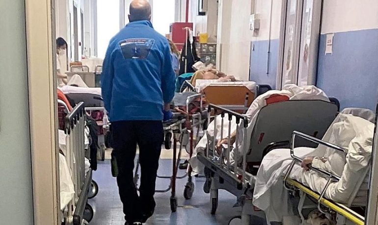 Pronto soccorso intasati a Torino: infermieri e medici lanciano l'allarme