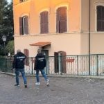 Anziani picchiati, legati e costretti ad assumere tranquillanti: orrore in una casa di cura a Marino (Roma)