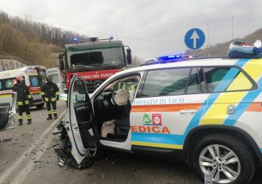 Incidente mortale sulla Perugia-Ancona: scontro tra mezzo di soccorso e Panda, una vittima e due feriti gravi