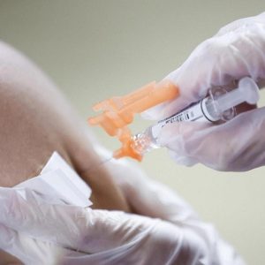 Infermiere sotto accusa per vaccinazioni anti-Covid simulate ad Ancona: danno erariale quantificato in 13mila euro