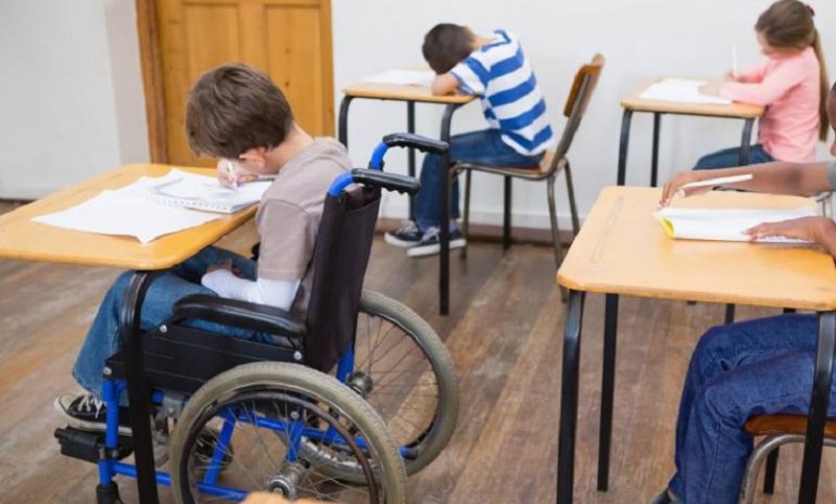 Lombardia, bocciata la mozione sul potenziamento dell'assistenza infermieristica per i minori disabili nelle scuole