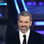 Luca Argentero, protagonista della serie tv "Doc", a Sanremo: " Grazie a medici, infermieri, operatori sanitari"