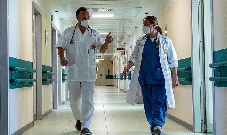 Nursing Up: "Infermieri e medici gettonisti sono costati più di quanto serve per il rinnovo del prossimo Ccnl"