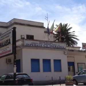 Caos e terrore nel pronto soccorso di Palermo: infermiera aggredita selvaggiamente