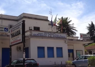 Caos e terrore nel pronto soccorso di Palermo: infermiera aggredita selvaggiamente