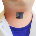 Corde vocali disfunzionali, nuovo dispositivo indossabile permette di parlare