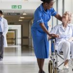 "Infermieri africani assunti in Europa: nuova forma di colonialismo"