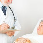 Medici, arrivano pensioni più altre per chi va in pensione dopo i 68 anni