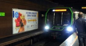 Milano, ragazzo colpito da arresto cardiaco in metropolitana: lo salvano due giovani infermieri fuori servizio