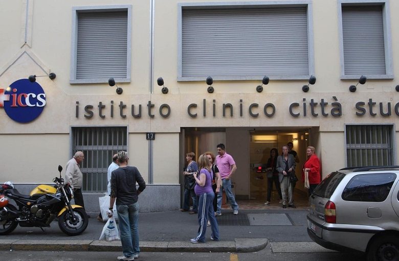 Follia alla clinica Città Studi di Milano: 22enne cerca di aggredire l'ex compagna e ferisce con un coltello tre persone (un paziente, un infermiere e un addetto alle pulizie)
