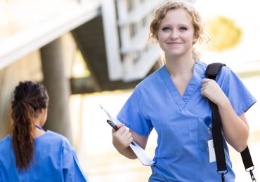 Giovani e lavoro: il 45% degli under 20 europei punta a una professione sanitaria