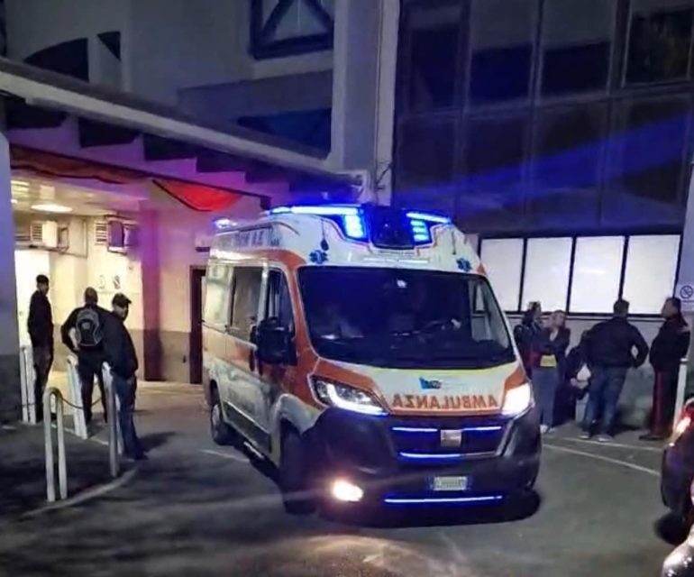 Aggrediscono i sanitari e aprono una diretta su TikTok dicendo di essere stati aggrediti dagli infermieri