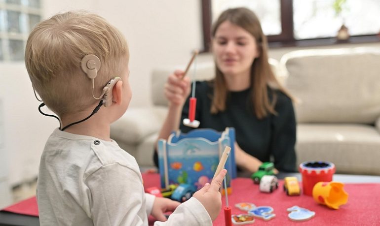 "Risveglio dell'udito" in due bambini con profonda sordità: merito di una nuova terapia genica