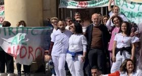 Cagliari, gli oss precari del Policlinico di Monserrato tornano al lavoro dopo 105 giorni in tenda: "Saremo stabilizzati"