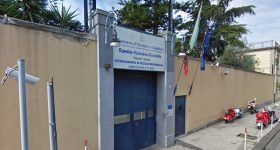 Droga e telefonini introdotti illegalmente nel carcere di Barcellona Pozzo di Gotto: arrestati agente di polizia penitenziaria e infermiere