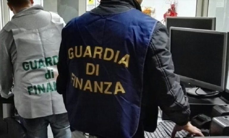 Falsi attestati di oss: scoperto traffico tra Campania e Puglia