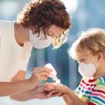 Pediatria, gli interferenti endocrini influiscono sulla crescita staturale: l'allarme degli esperti sui primi 1.000 giorni vita