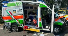 Rovigo, ambulanza travolta da auto privata: gravi autista infermiere. UGL Salute: "Aprire un confronto per garantire la sicurezza degli operatori"