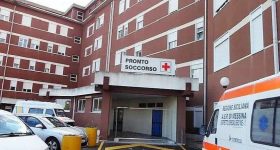 Cartone anziché stecche per immobilizzare gamba fratturata: ispezione all'ospedale di Patti (Messina)