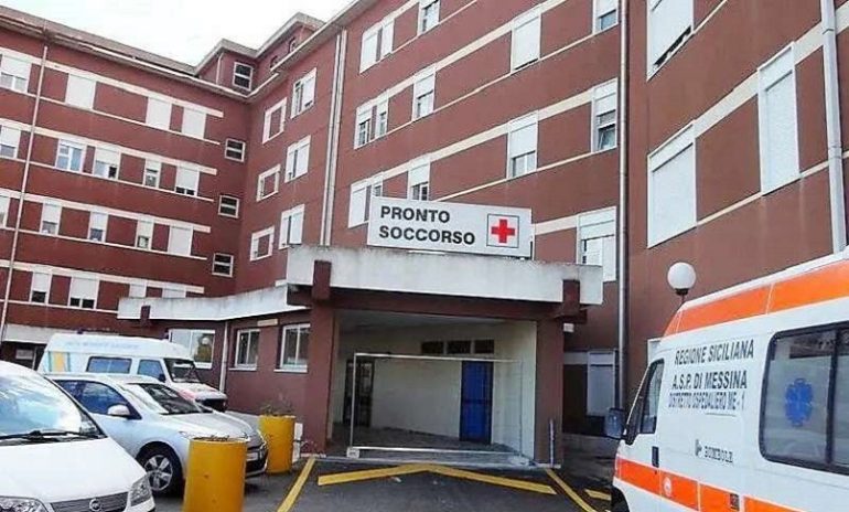 Cartone anziché stecche per immobilizzare gamba fratturata: ispezione all'ospedale di Patti (Messina)